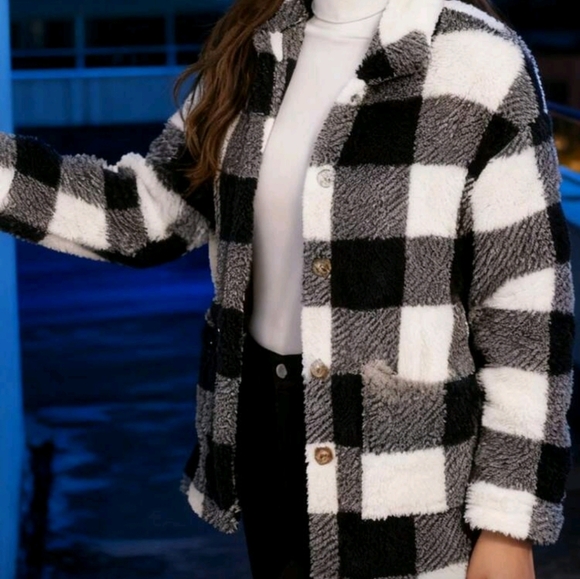 Blk and white xxL - Picture 4 of 4